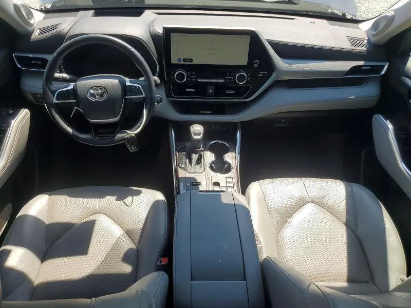 2023 TOYOTA HIGHLANDER PLATINUM  