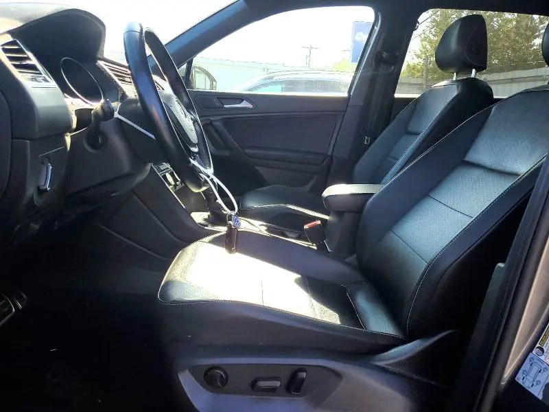 2021 VOLKSWAGEN TIGUAN SE  