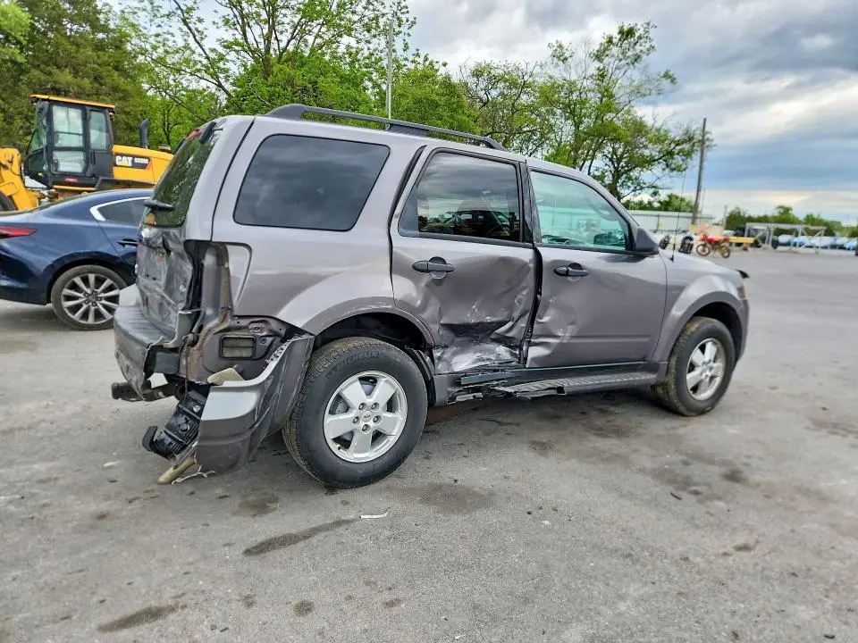 2010 FORD ESCAPE XLT  