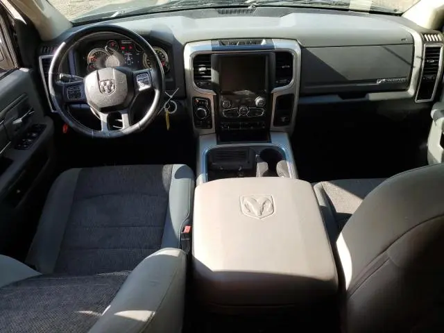 2016 RAM 1500 SLT