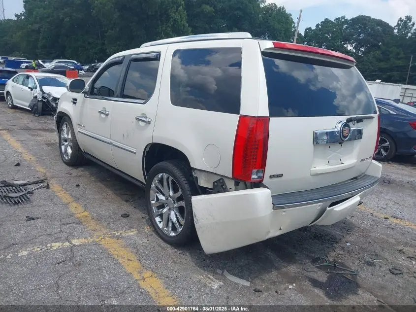 2011 CADILLAC ESCALADE PREMIUM