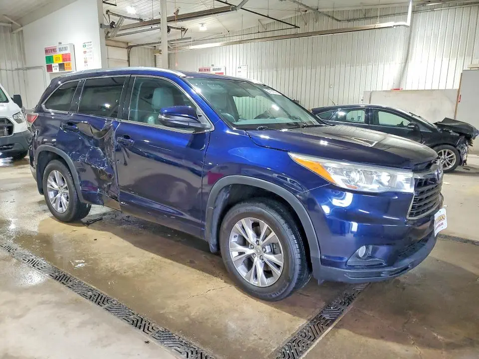 2015 TOYOTA HIGHLANDER XLE  