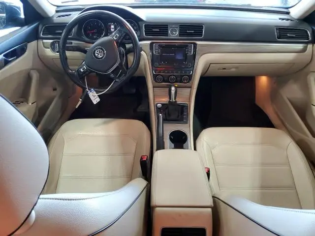 2017 VOLKSWAGEN PASSAT SE  