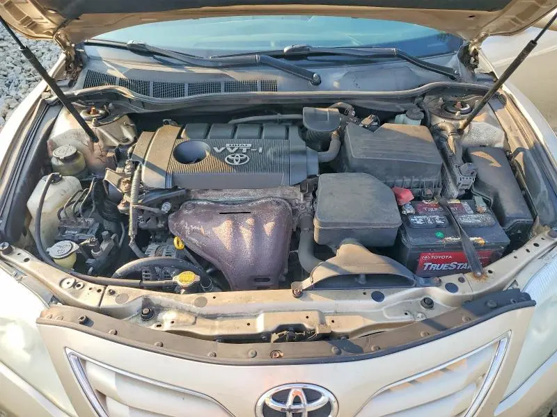 2010 TOYOTA CAMRY LE  