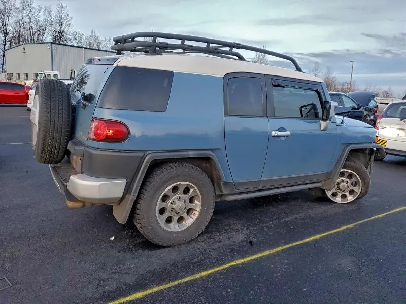 2011 TOYOTA FJ CRUISER   