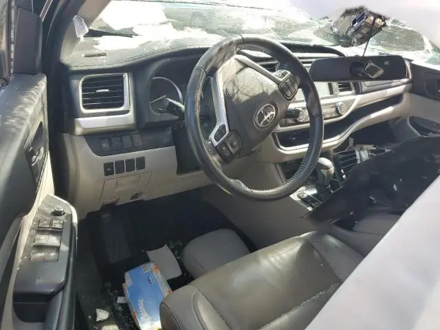 2019 TOYOTA HIGHLANDER SE  