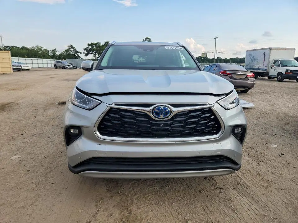 2021 TOYOTA HIGHLANDER HYBRID PLATINUM  