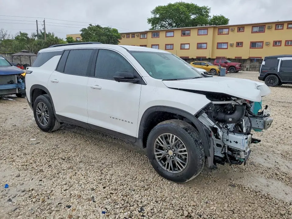 2024 CHEVROLET TRAVERSE LT  