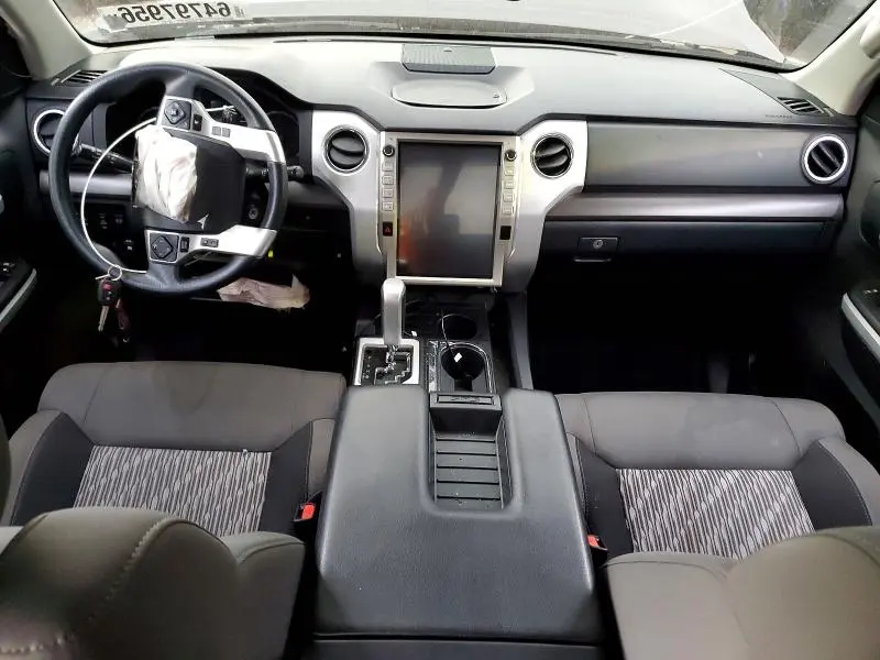 2018 TOYOTA TUNDRA CREWMAX SR5  