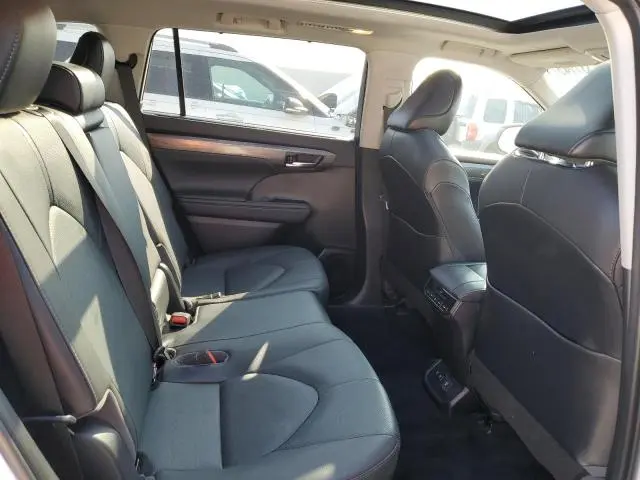 2021 TOYOTA HIGHLANDER LIMITED  