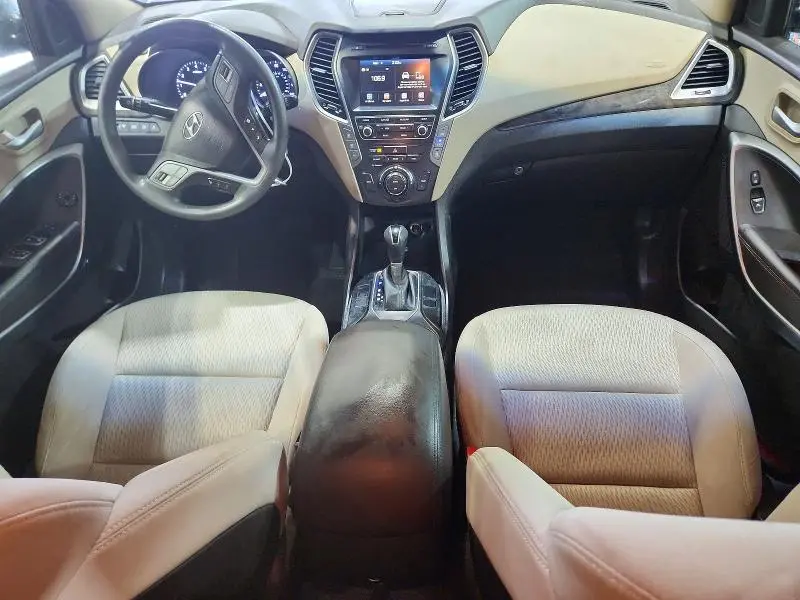 2017 HYUNDAI SANTA FE SE  