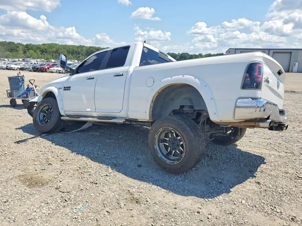 2017 RAM 1500 SLT  
