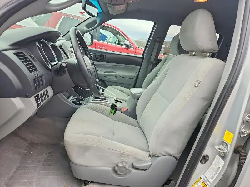 2011 TOYOTA TACOMA V6  