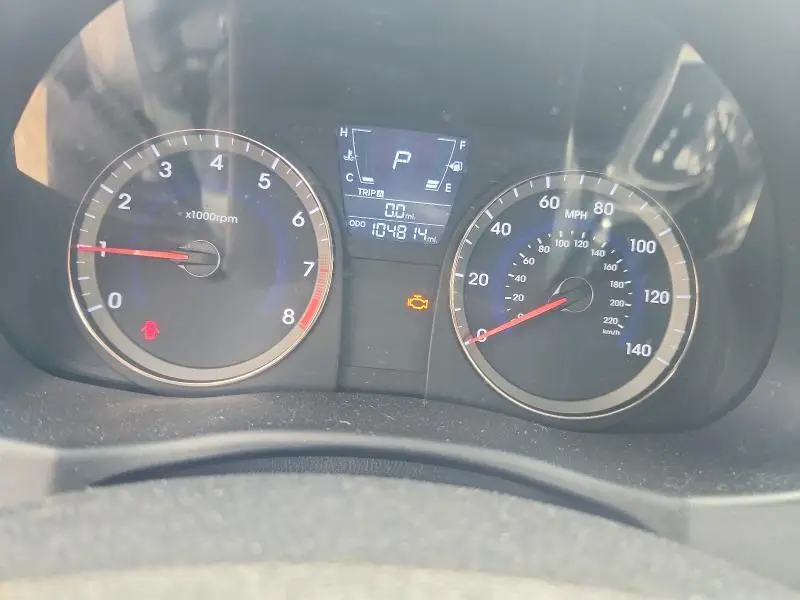 2013 HYUNDAI ACCENT SE  