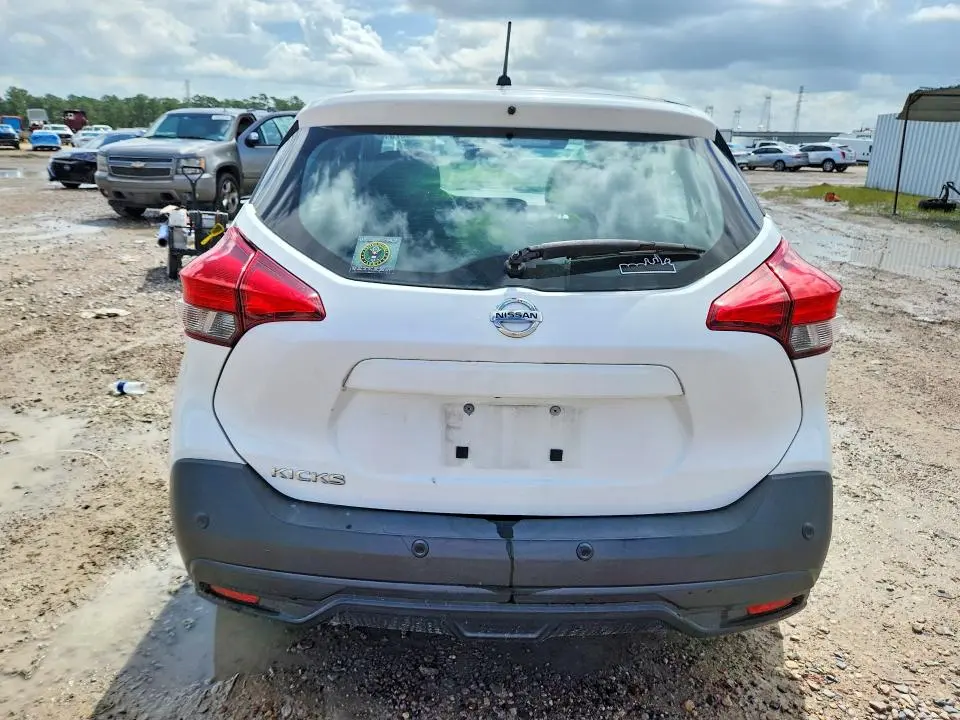 2020 NISSAN KICKS S  