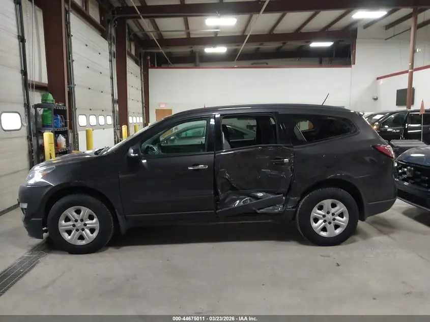 2014 CHEVROLET TRAVERSE LS