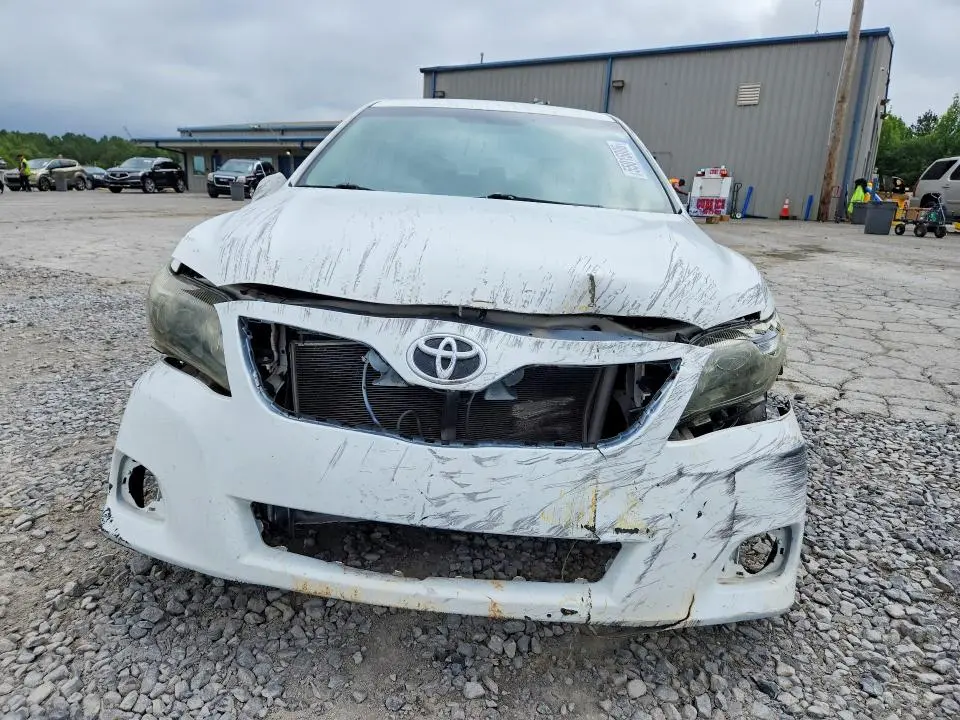 2011 TOYOTA CAMRY LE  