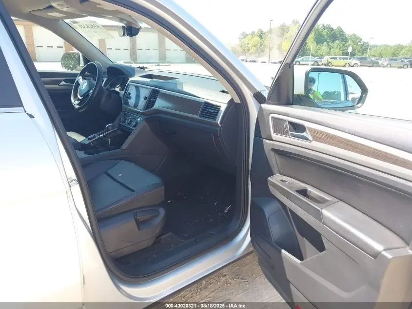 2019 VOLKSWAGEN ATLAS 3.6L V6 SE W/TECHNOLOGY R-LINE