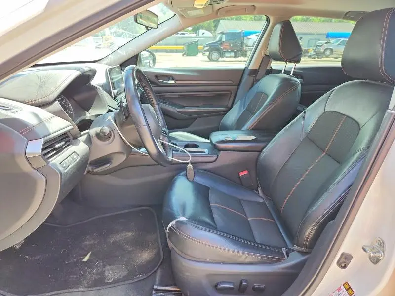 2019 NISSAN ALTIMA SR  