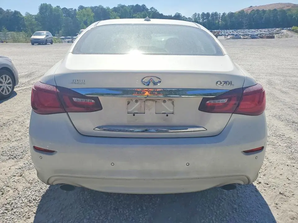 2015 INFINITI Q70L 3.7  