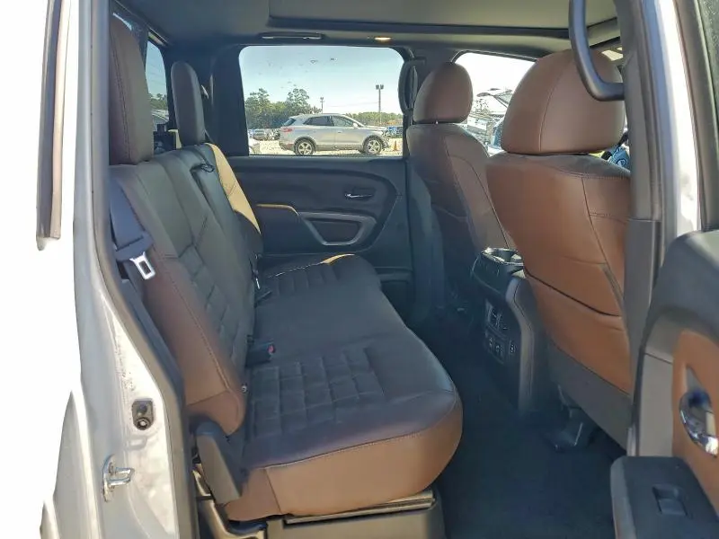 2024 NISSAN TITAN PRO-4X  