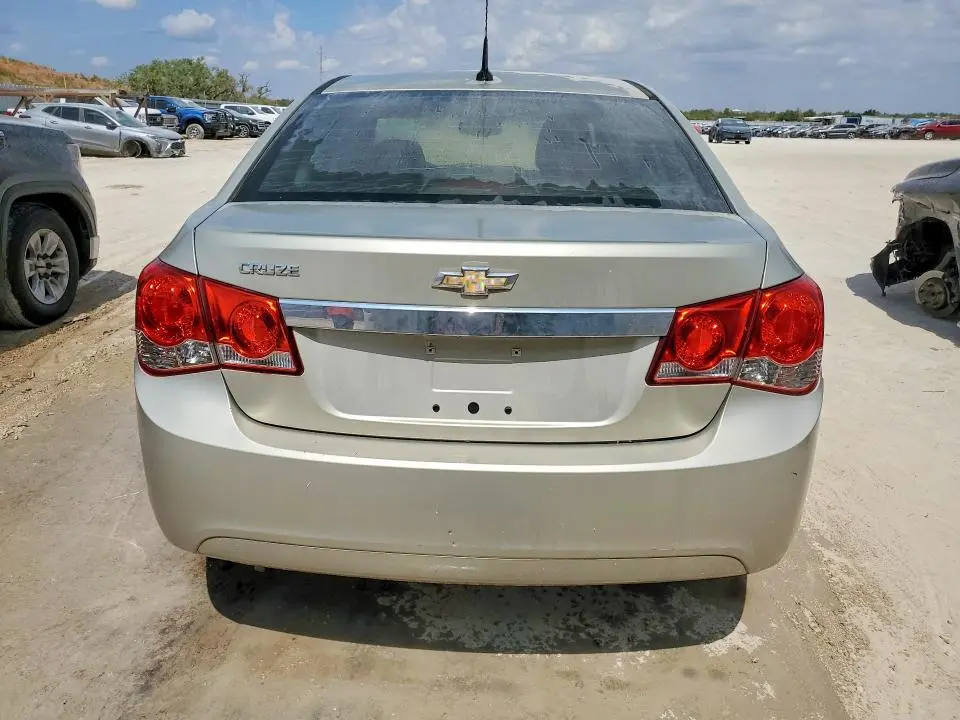 2013 CHEVROLET CRUZE LS  