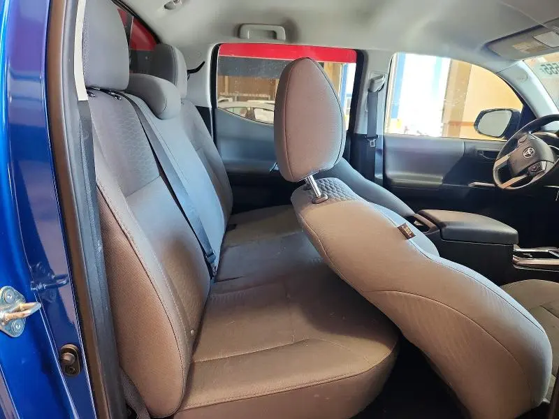 2017 TOYOTA TACOMA SR5 V6  