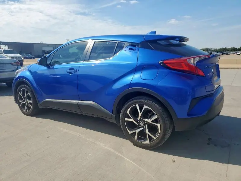 2020 TOYOTA C-HR XLE