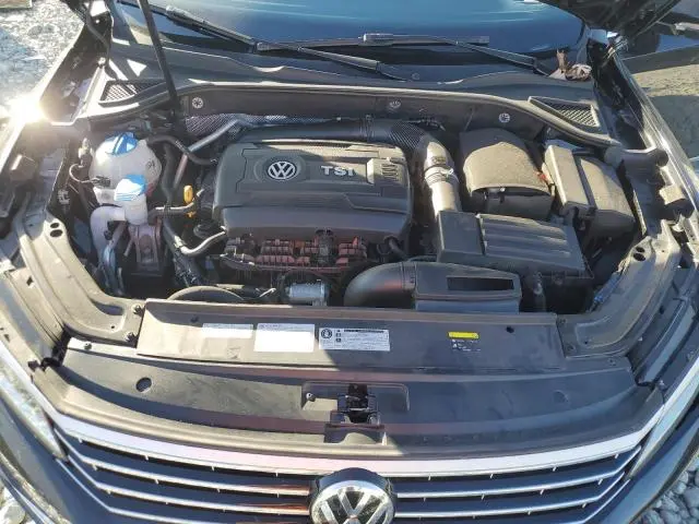 2017 VOLKSWAGEN PASSAT SE  