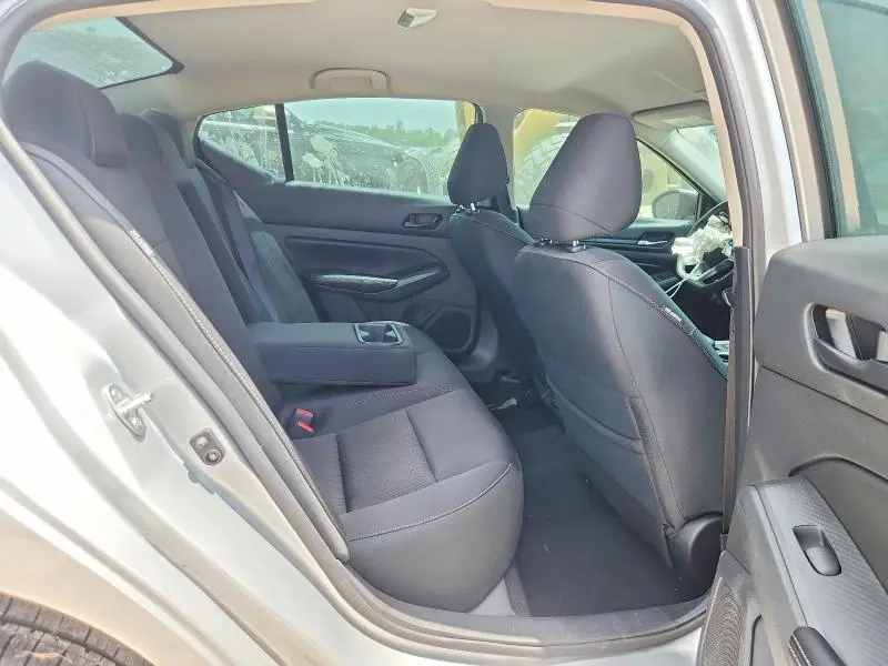 2024 NISSAN ALTIMA SV  