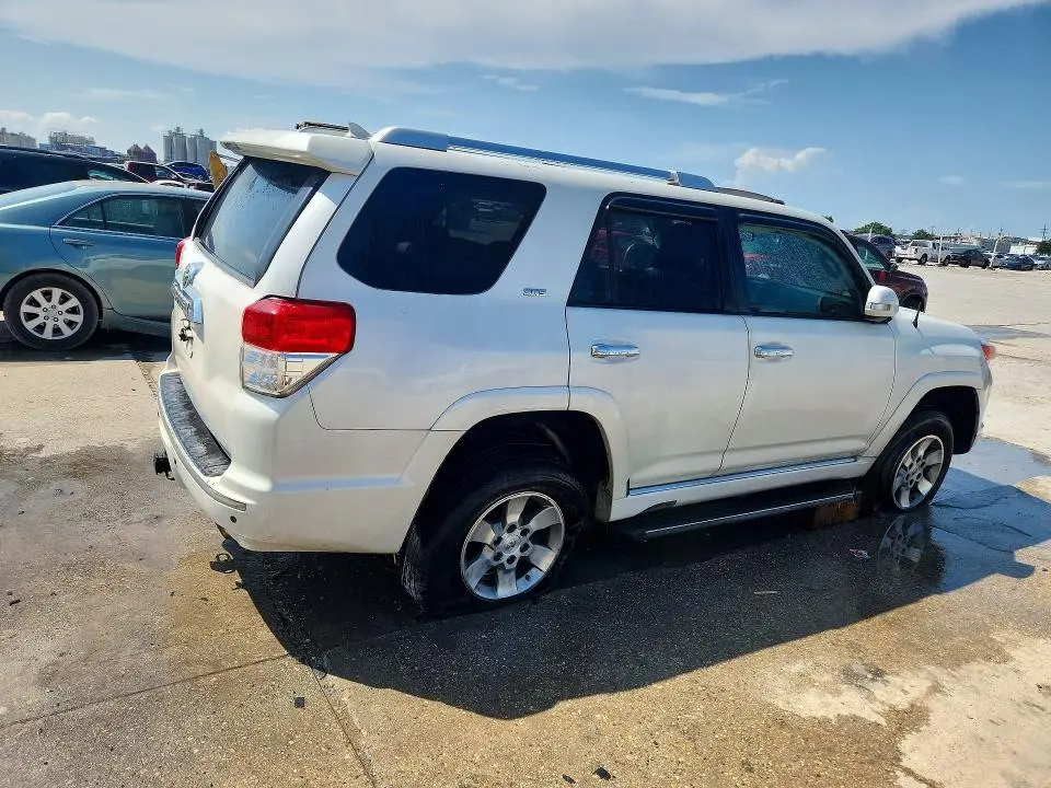 2010 TOYOTA 4RUNNER SR5  