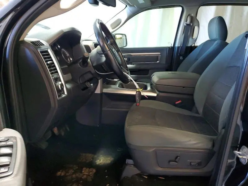 2017 RAM 1500 SLT  