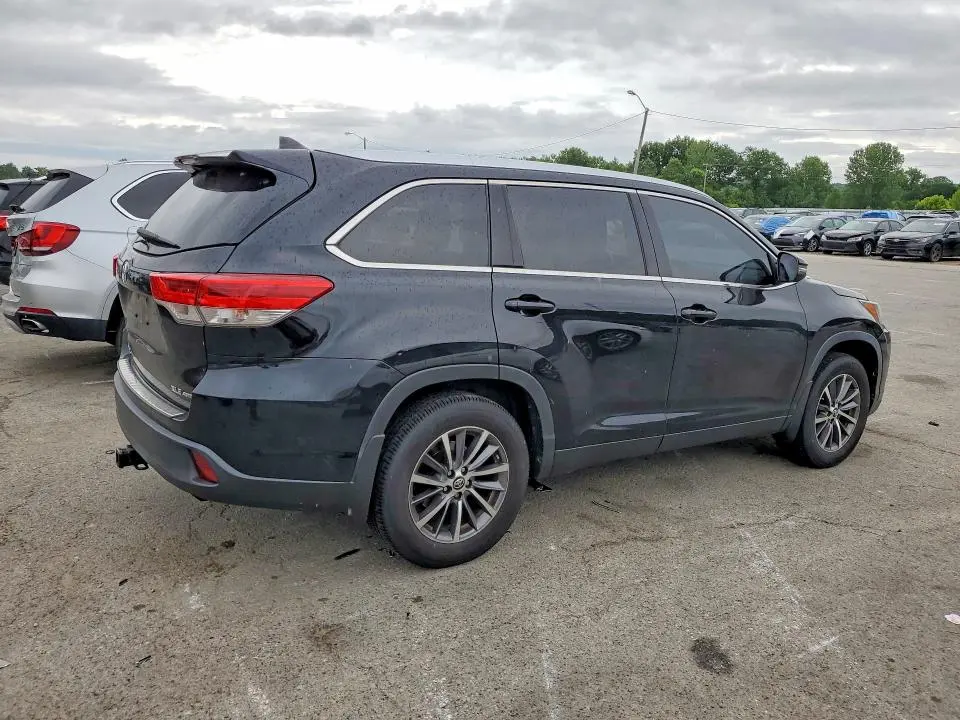 2019 TOYOTA HIGHLANDER XLE  