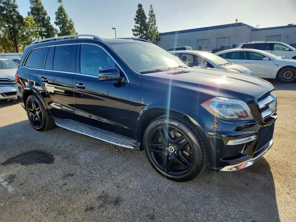 2015 MERCEDES-BENZ GL 550 4MATIC  