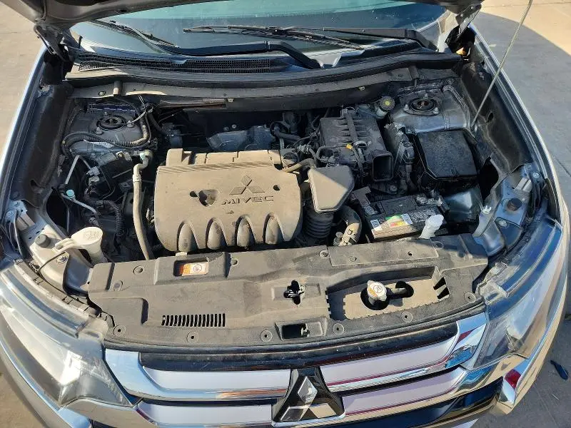 2016 MITSUBISHI OUTLANDER ES  