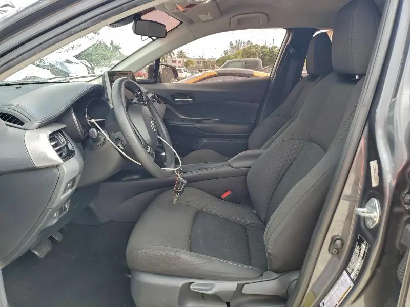 2020 TOYOTA C-HR XLE  