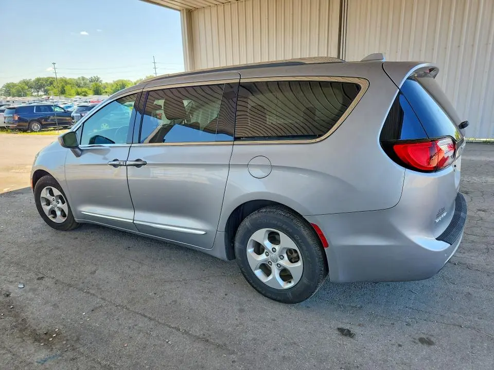 2017 CHRYSLER PACIFICA TOURING L PLUS  