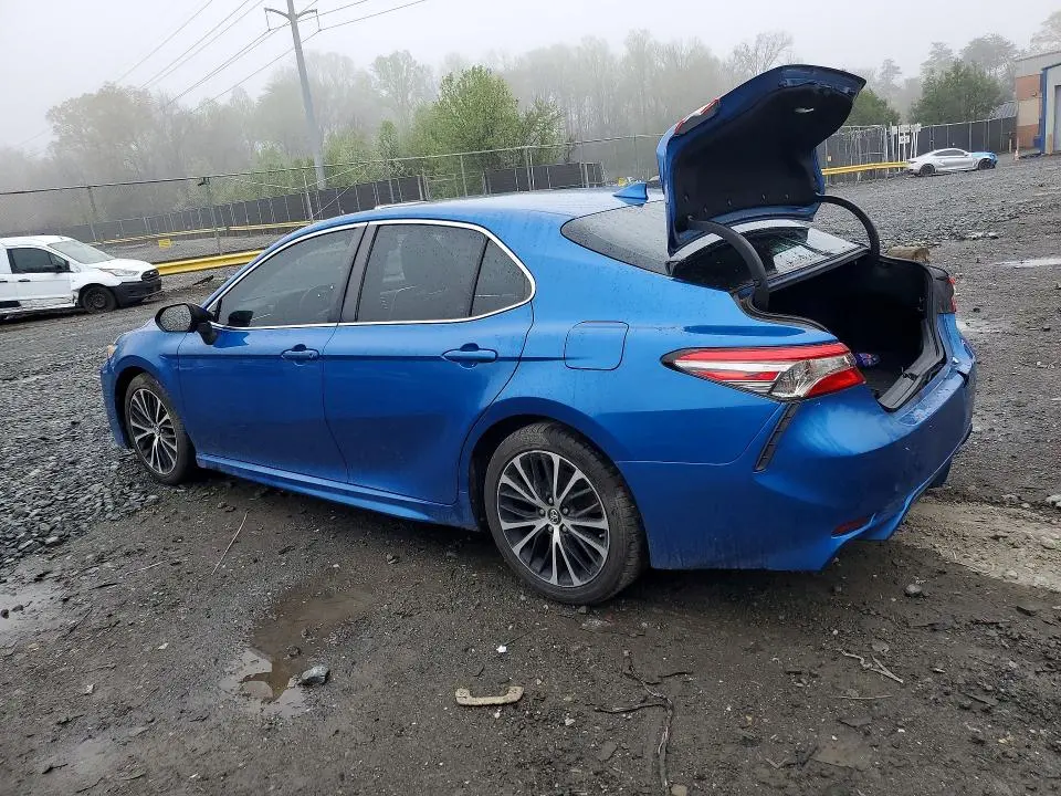 2018 TOYOTA CAMRY SE  