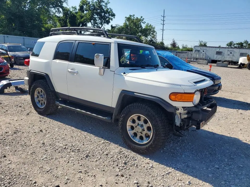2011 TOYOTA FJ CRUISER BASE  