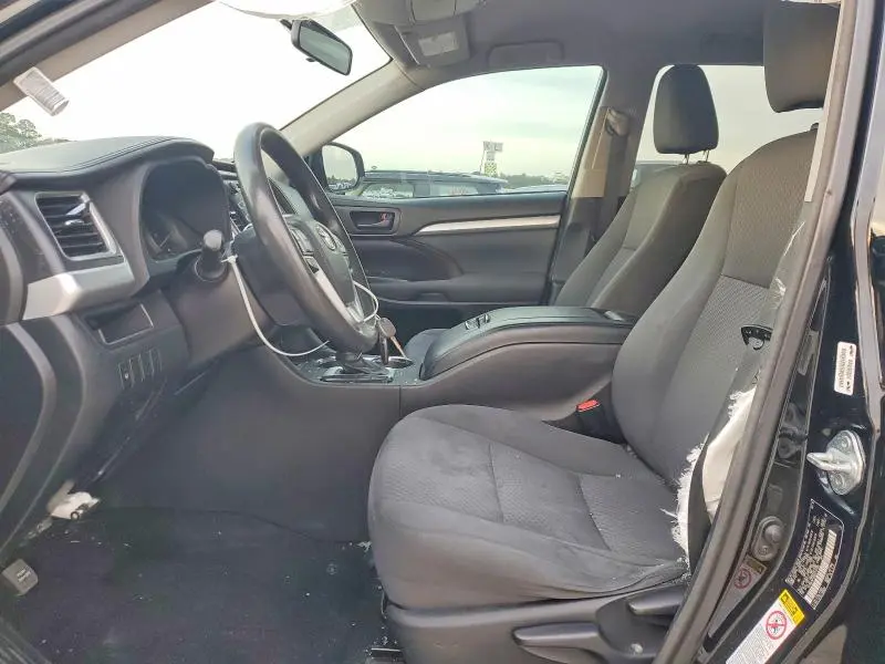 2016 TOYOTA HIGHLANDER LE  