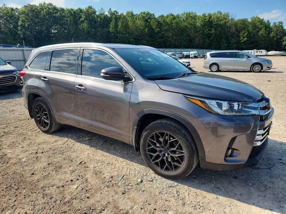 2018 TOYOTA HIGHLANDER LIMITED PLATINUM  