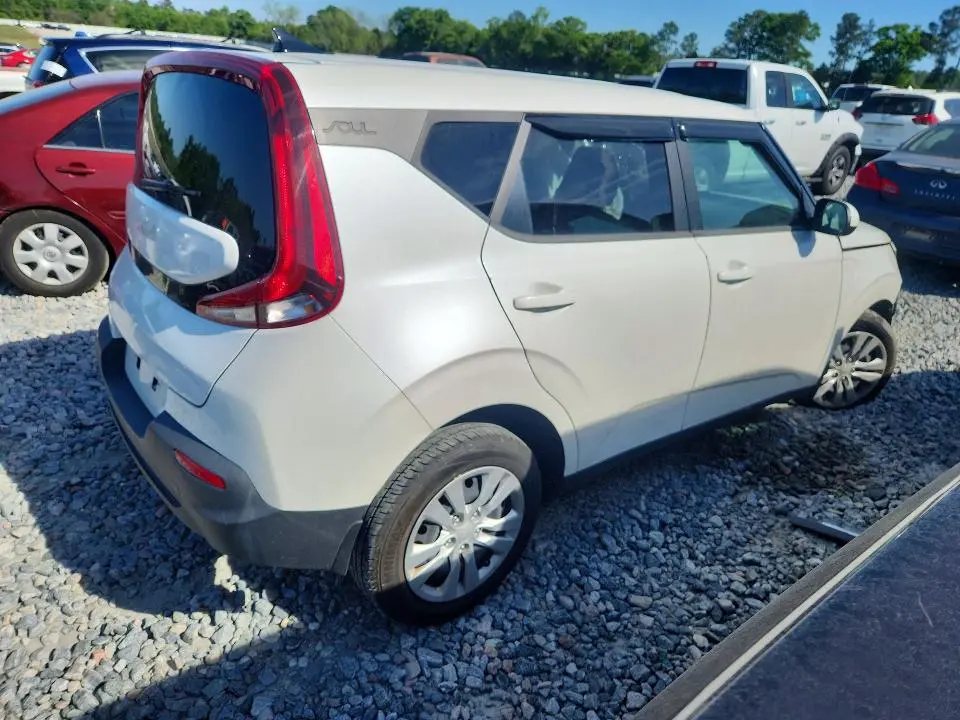 2022 KIA SOUL LX  