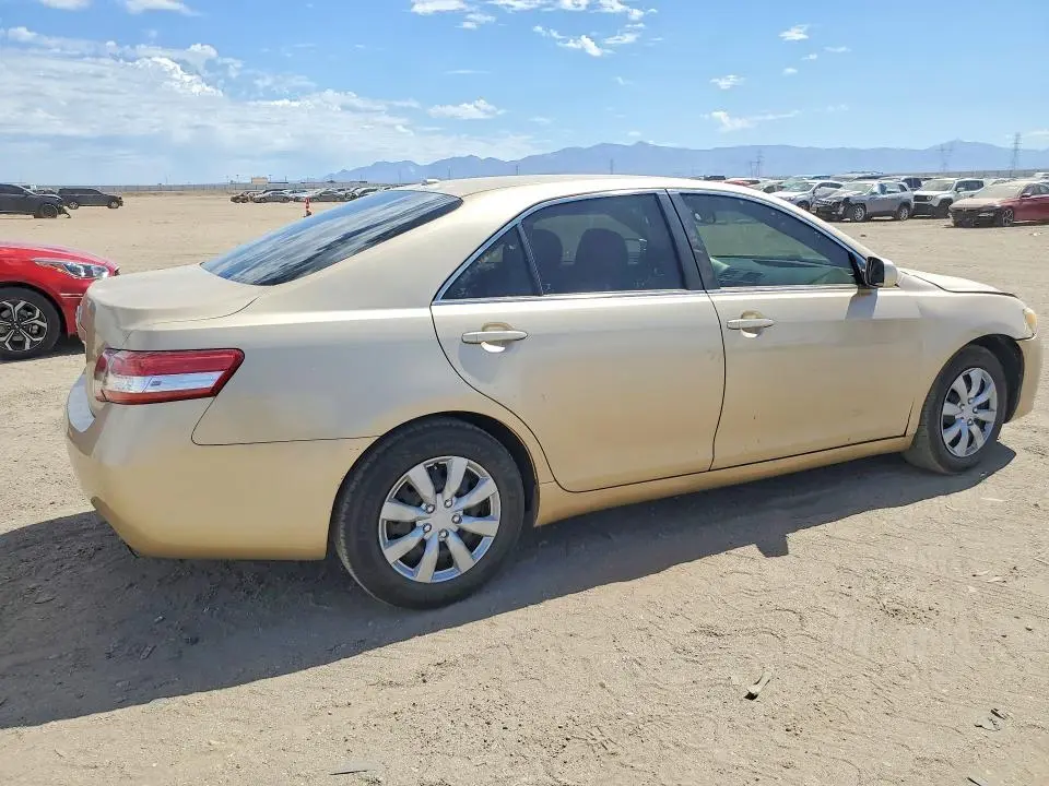 2011 TOYOTA CAMRY LE  