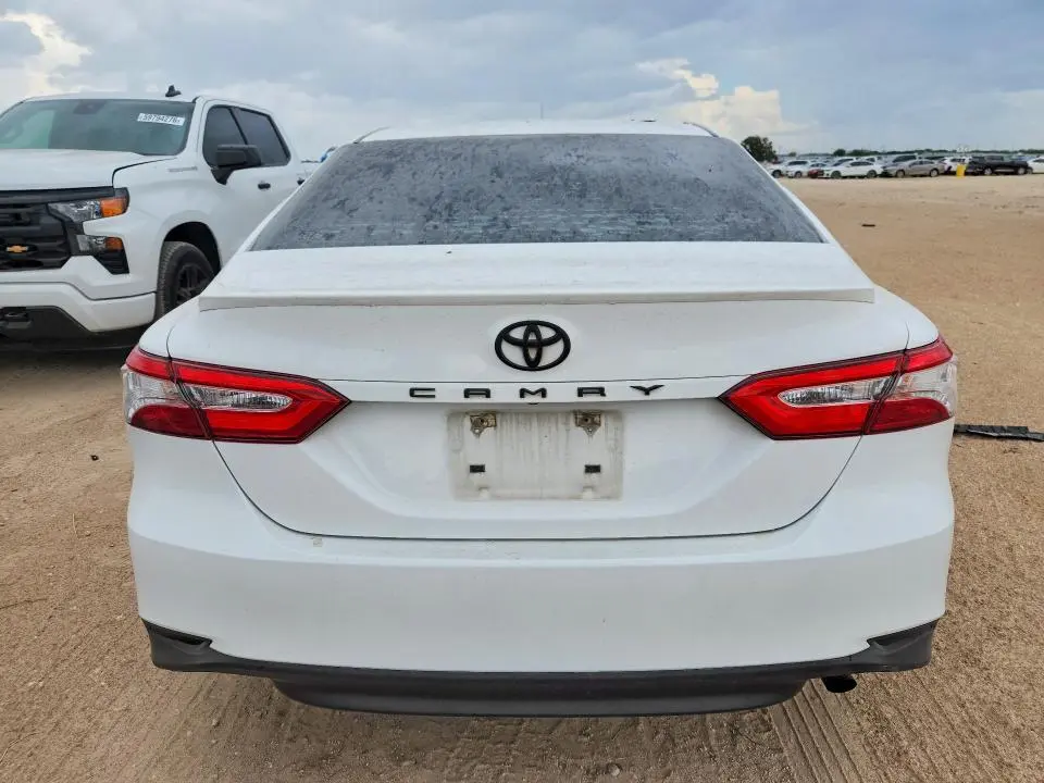 2018 TOYOTA CAMRY LE  
