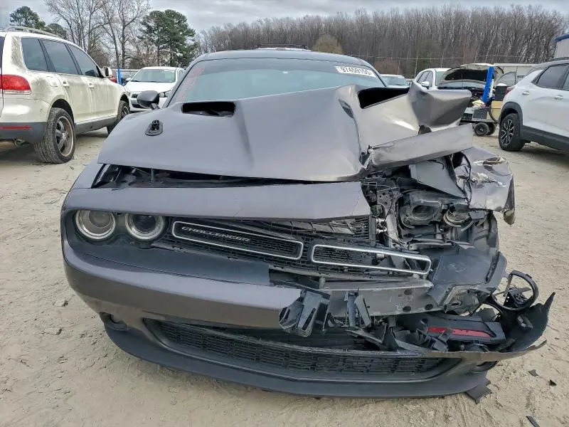 2015 DODGE CHALLENGER SXT  