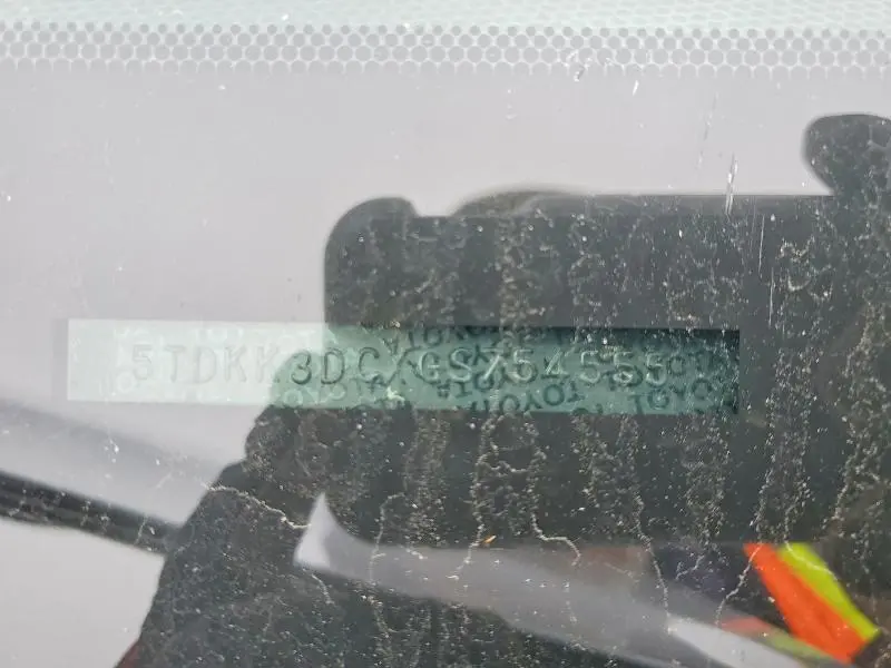 2016 TOYOTA SIENNA LE  