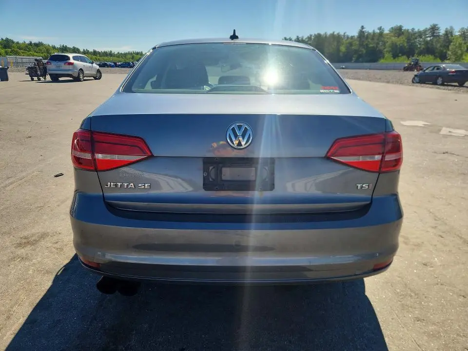 2015 VOLKSWAGEN JETTA SE  