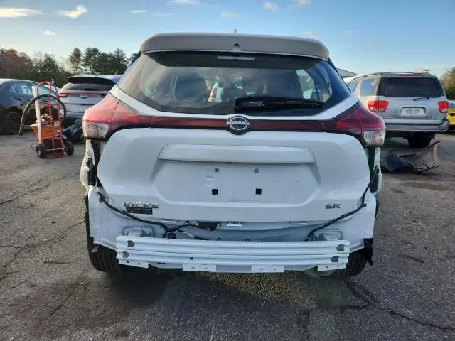 2024 NISSAN KICKS SR  