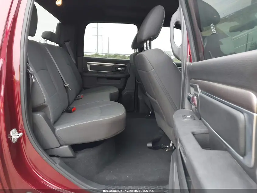 2024 RAM 1500 CLASSIC WARLOCK  4X2 5'7 BOX