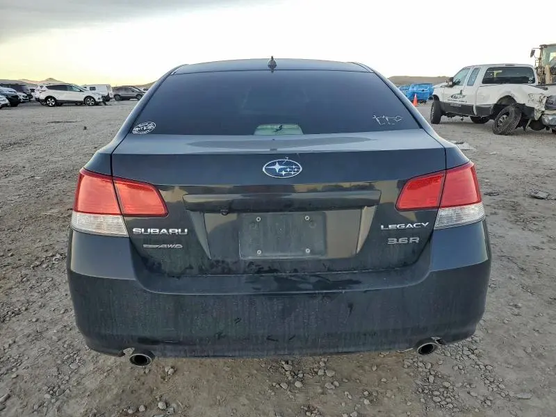 2013 SUBARU LEGACY 3.6R LIMITED  